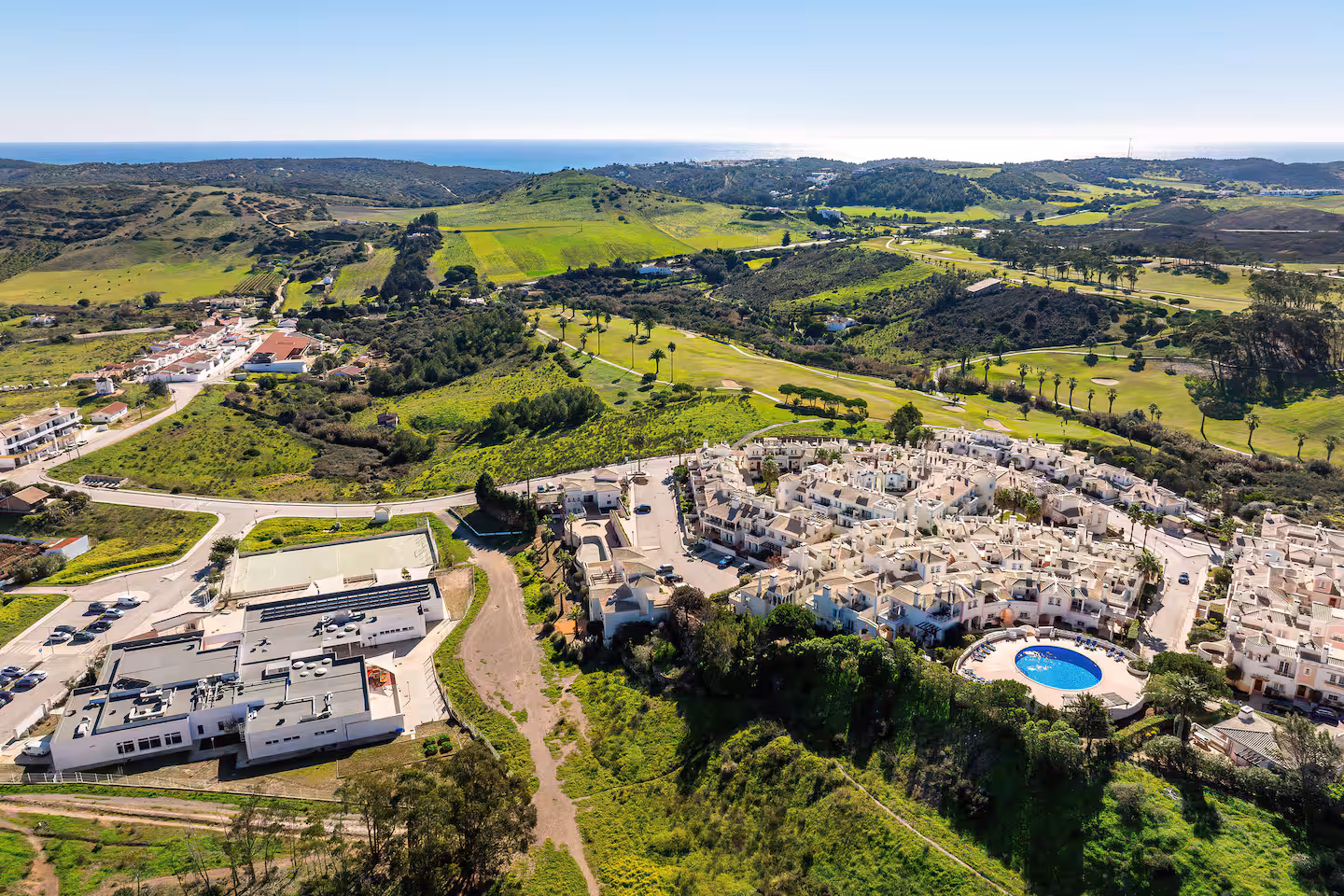 Shared heated pool at Casa Onda holiday villa near Luz and Salema